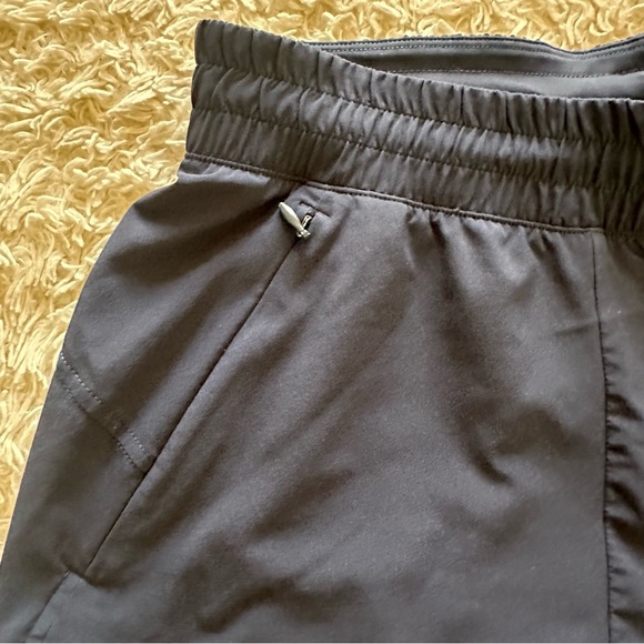 Lululemon Swift Mid-Rise Wide-Leg Pant
Club Blue - Picture 7 of 10